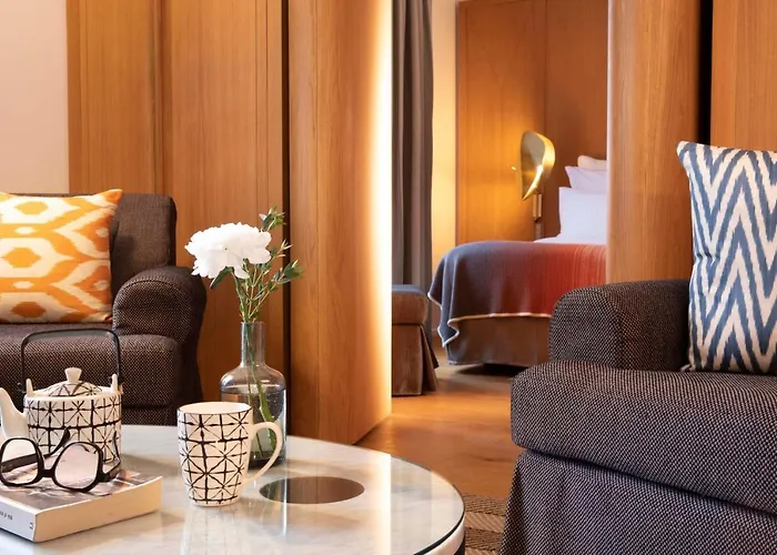 Hôtel Vernet Champs Elysées Paris