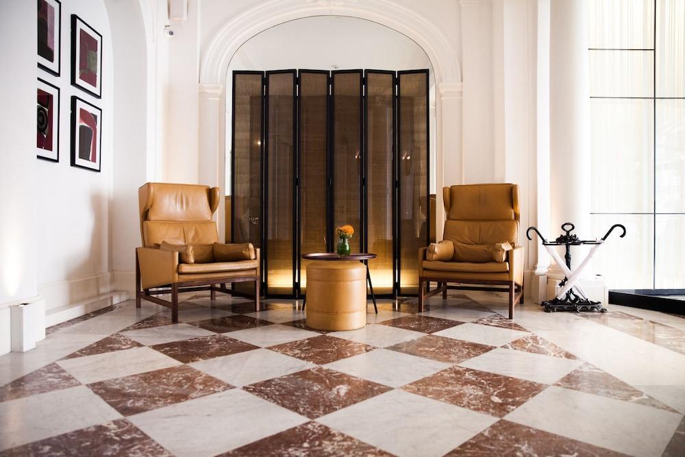 Hotel Vernet Champs Elysées París