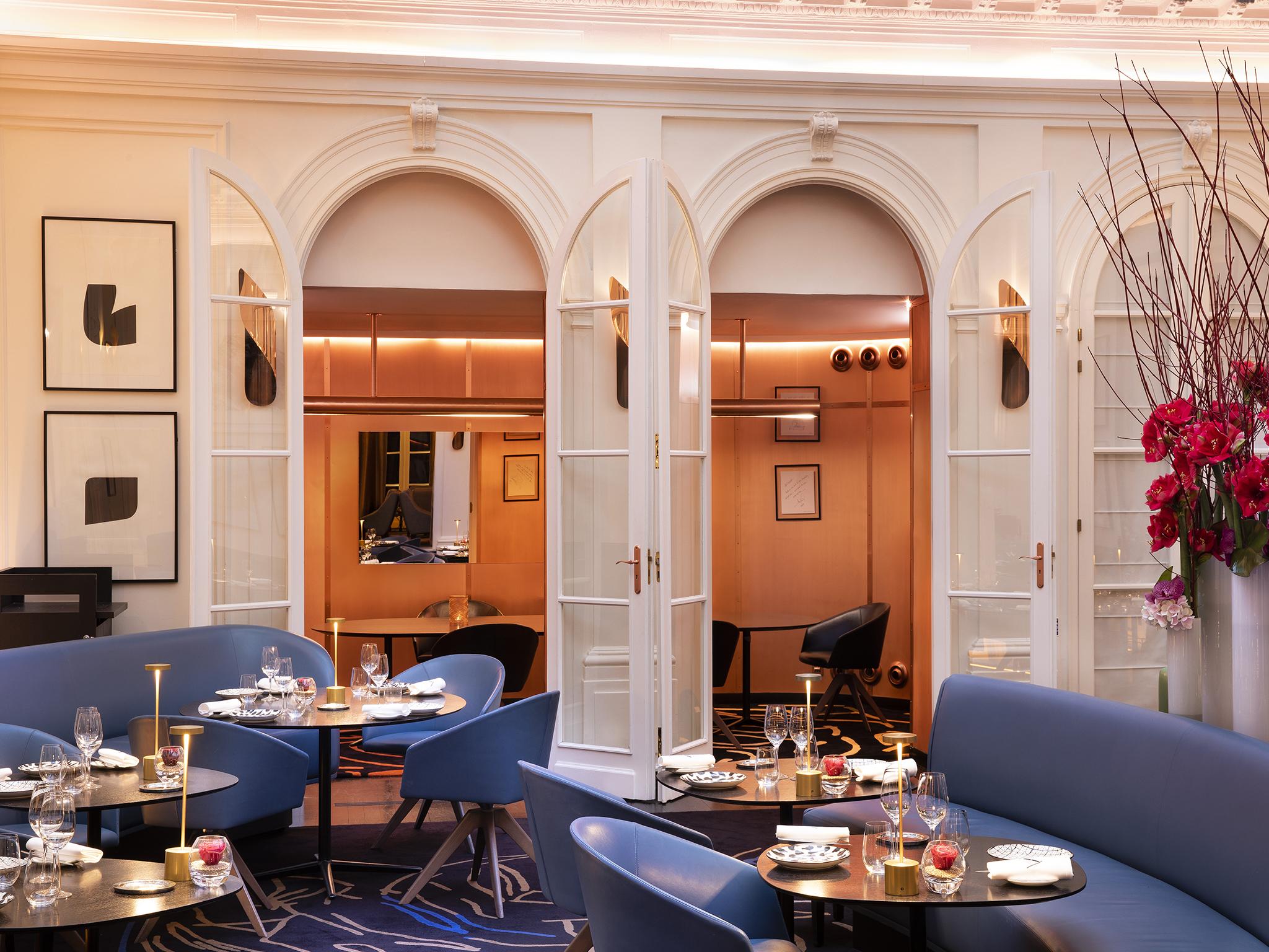 Hotel Vernet Champs Elysées París